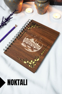 İstanbul Ahşap Kapaklı Spiralli Okul Defteri - Noktalı Defter - 60 Yaprak (120 SAYFA) - A5 15x21 Cm