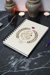Anne Bebek Temalı Ahşap Kapaklı Defter - Çizgisiz Defter - 60 Yaprak (120 SAYFA) - A5 Anı Defteri