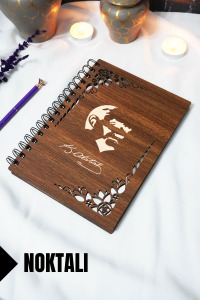 Mustafa Kemal Atatürk Ahşap Kapaklı Defter - Noktalı Defter - 60 Yaprak (120 SAYFA) - A5 15x21 Cm