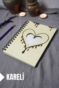Kalp Desenli Ahşap Kapaklı Defter - Kareli Defter - Ajanda - Okul Defteri (A5 - 120 Sayfa)