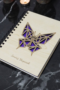Kişiye Özel Kelebek Desenli Ahşap Kapaklı Defter - Ajanda - İsme Özel - A5 60 Yaprak (120 SAYFA) Hediyelik