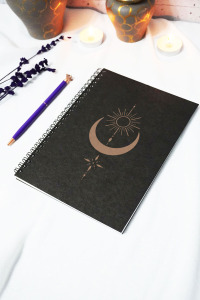 A5 Ay Güneş Temalı Siyah Kraft Kapaklı Defter - Çizgisiz Defter - 60 Yaprak (120 SAYFA) 15x21 Cm