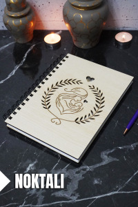 Anne Bebek Temalı Ahşap Kapaklı Defter - Noktalı Defter - Ajanda -  (A5 - 120 Sayfa)