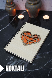 Kalp Temalı Ahşap Kapaklı Defter - Noktalı Defter - Ajanda - Okul Defteri (A5 - 120 Sayfa)