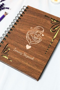 Kişiye Özel Anne Bebek Temalı Ahşap Kapaklı Defter - Ajanda - İsme Özel - A5 60 Yaprak (120 SAYFA) Hediyelik