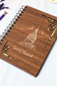 Kişiye Özel Galata Kulesi Desenli Ahşap Kapaklı Defter - Ajanda - İsme Özel - A5 60 Yaprak (120 SAYFA) Hediyelik