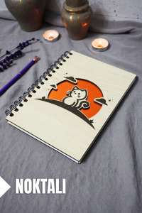 Kedi Desenli Ahşap Kapaklı Defter - Noktalı Defter - Ajanda - Okul Defteri (A5 - 120 Sayfa)