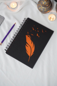 Kuşlu Tüy Tasarım Siyah Ahşap Kapaklı Defter - Çizgisiz Defter - Günlük - Ajanda - A5 Notebook