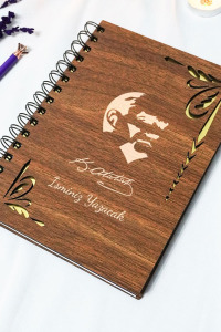 Kişiye Özel Mustafa Kemal Atatürk Desenli Ahşap Kapaklı Defter - Ajanda - İsme Özel - A5 60 Yaprak (120 SAYFA) Hediyelik