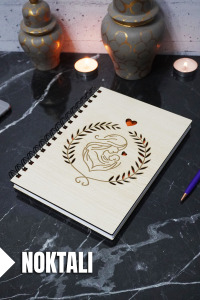 Anne Bebek Temalı Ahşap Kapaklı Defter - Noktalı Defter - Ajanda -  (A5 - 120 Sayfa)