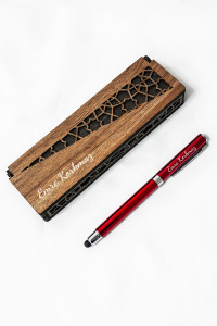 Kişiye Özel İsimli Kırmızı Dokunmatik Touchpen - Hediyelik Roller Kalem - Ahşap Kutulu
