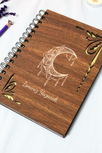 Kişiye Özel Ay Mandala Desenli Ahşap Kapaklı Defter - Ajanda - İsme Özel - A5 60 Yaprak (120 SAYFA) Hediyelik