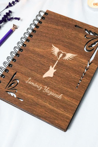 Kişiye Özel Uçan Gitar Desenli Ahşap Kapaklı Defter - Ajanda - İsme Özel - A5 60 Yaprak (120 SAYFA) Hediyelik