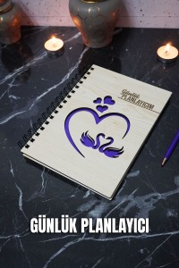 A5 Kuğu Aşk Tasarım Ahşap Kapak Günlük Planlayıcı Defter - Süresiz Ajanda-tarihsiz Planlama Defteri