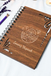 Kişiye Özel Lunapark Desenli Ahşap Kapaklı Defter - Ajanda - İsme Özel - A5 60 Yaprak (120 SAYFA) Hediyelik