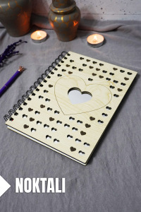 Kalp Desenli Ahşap Kapaklı Defter - Noktalı Defter - Ajanda - Okul Defteri (A5 - 120 Sayfa)