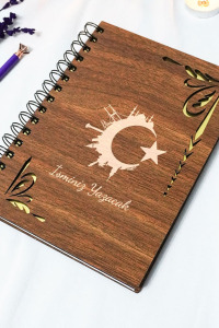 Kişiye Özel Türk Bayrağı Desenli Ahşap Kapaklı Defter - Ajanda - İsme Özel - A5 60 Yaprak (120 SAYFA) Hediyelik