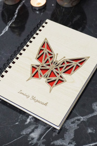 Kişiye Özel Kelebek Desenli Ahşap Kapaklı Defter - Ajanda - İsme Özel - A5 60 Yaprak (120 SAYFA) Hediyelik