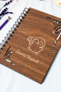 Kişiye Özel Penguen Desenli Ahşap Kapaklı Defter - Ajanda - İsme Özel - A5 60 Yaprak (120 SAYFA) Hediyelik