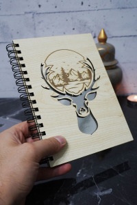 Geyik Figürlü Ahşap Kapaklı Defter - Çizgisiz Defter -Günlük - A5 Anı Defteri