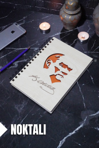 Kemal Atatürk Temalı Ahşap Kapaklı Defter - Noktalı Defter - Ajanda - Okul Defteri (A5 - 120 Sayfa)