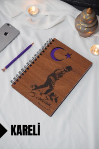 Kemal Atatürk Temalı Ahşap Kapaklı Defter - Kareli Defter - Ajanda - Okul Defteri (A5 - 120 Sayfa)