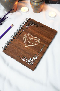 Kalp Ahşap Kapaklı Defter - Çizgisiz Defter - 60 Yaprak (120 SAYFA) - A5 15x21 Cm