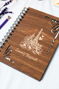 Kişiye Özel Paris Desenli Ahşap Kapaklı Defter - Ajanda - İsme Özel - A5 60 Yaprak (120 SAYFA) Hediyelik