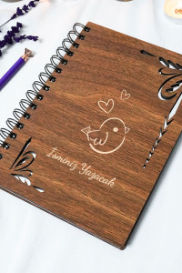 Kişiye Özel Kuş Desenli Ahşap Kapaklı Defter - Ajanda - İsme Özel - A5 60 Yaprak (120 SAYFA) Hediyelik