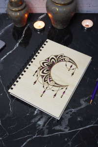 Ay Mandala Desenli Ahşap Kapaklı Defter - Çizgisiz Defter - Günlük - Ajanda- A5 Anı Defteri
