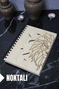 Aslan Temalı Ahşap Kapaklı Defter - Noktalı Defter - Ajanda - Okul Defteri (A5 - 120 Sayfa)