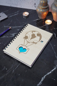 Dünyalı Balon Desenli Ahşap Defter - A5 Spiralli Çizgisiz Defter-hatıra Defteri