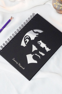 Kişiye Özel Mustafa Kemal Atatürk Desenli Ahşap Kapaklı Defter - Ajanda - İsme Özel - A5 60 Yaprak (120 SAYFA) Hediyelik