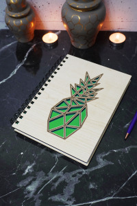 Ananas Desenli Ahşap Kapaklı Defter - Çizgisiz Defter - Günlük - Ajanda- A5 Anı Defteri