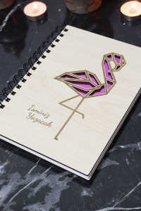 Kişiye Özel Flamingo Desenli Ahşap Kapaklı Defter - Ajanda - İsme Özel - A5 60 Yaprak (120 SAYFA) Hediyelik