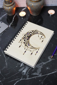Ay Mandala Desenli Ahşap Kapaklı Defter - Çizgisiz Defter - Günlük - Ajanda- A5 Anı Defteri