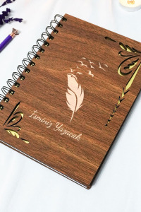 Kişiye Özel Kuş Tüy Desenli Ahşap Kapaklı Defter - Ajanda - İsme Özel - A5 60 Yaprak (120 SAYFA) Hediyelik