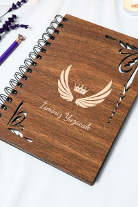 Kişiye Özel Kelebek Desenli Ahşap Kapaklı Defter - Ajanda - İsme Özel - A5 60 Yaprak (120 SAYFA) Hediyelik