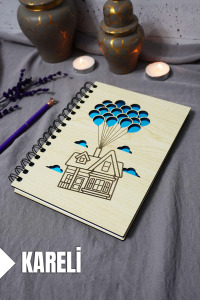 Uçan Balon Ev Desenli Ahşap Kapaklı Defter - Kareli Defter - Ajanda - Okul Defteri (A5 - 120 Sayfa)