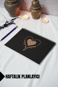 A5 Kalp Desen Siyah Kraft Kapaklı Defter - Haftalık Planlayıcı - 52 Yaprak 15x21 Cm - Kalpli Defter