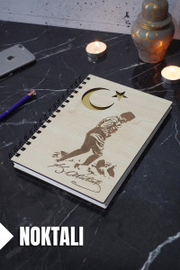 Kemal Atatürk Temalı Ahşap Kapaklı Defter - Noktalı Defter - Ajanda - Okul Defteri (A5 - 120 Sayfa)