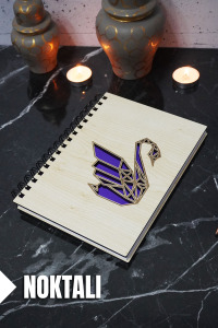 Kuğu Temalı Ahşap Kapaklı Defter - Noktalı Defter - Ajanda - Okul Defteri (A5 - 120 Sayfa)