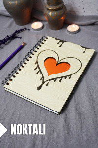 Kalp Desenli Ahşap Kapaklı Defter - Noktalı Defter - Ajanda - Okul Defteri (A5 - 120 Sayfa)