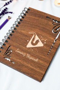 Kişiye Özel Müzik Temalı Ahşap Kapaklı Defter - Ajanda - İsme Özel - A5 60 Yaprak (120 SAYFA) Hediyelik