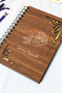 Kişiye Özel Gül Desenli Ahşap Kapaklı Defter - Ajanda - İsme Özel - A5 60 Yaprak (120 SAYFA) Hediyelik