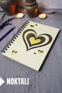 Kalp Desenli Ahşap Kapaklı Defter - Noktalı Defter - Ajanda - Okul Defteri (A5 - 120 Sayfa)