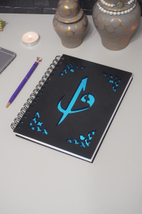 Elif Vav Siyah Ahşap Kapaklı Defter - Ajanda - Günlük - Dini Çizgisiz Defter - A5 Notebook