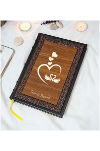 Kuğu Aşk Desenli Termo Deri + Ahşap Anı Defteri - Çizgili Defter - Hediyelik (17x24 cm- 320 Sayfa)